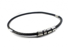 Lederhalsband mit Edelstahl-Elementen kombiniert, ESL 109
